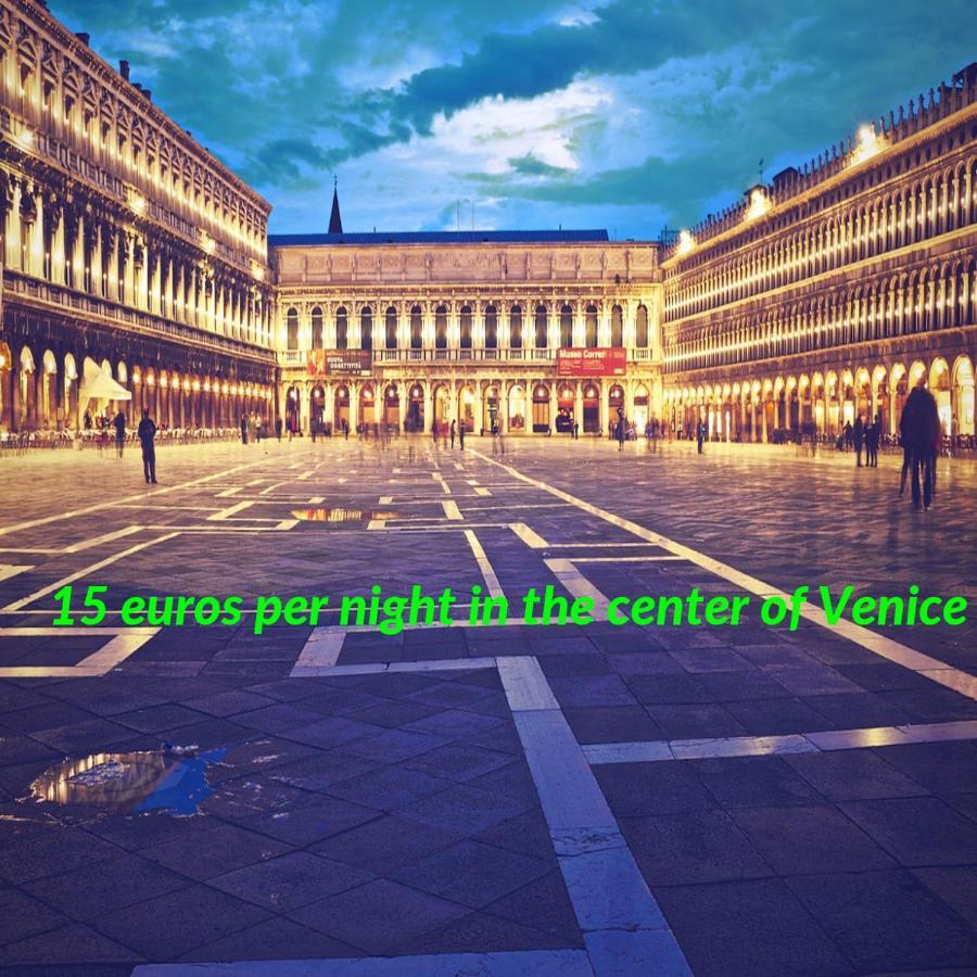 Venice Love Hostel Venesia Bagian luar foto